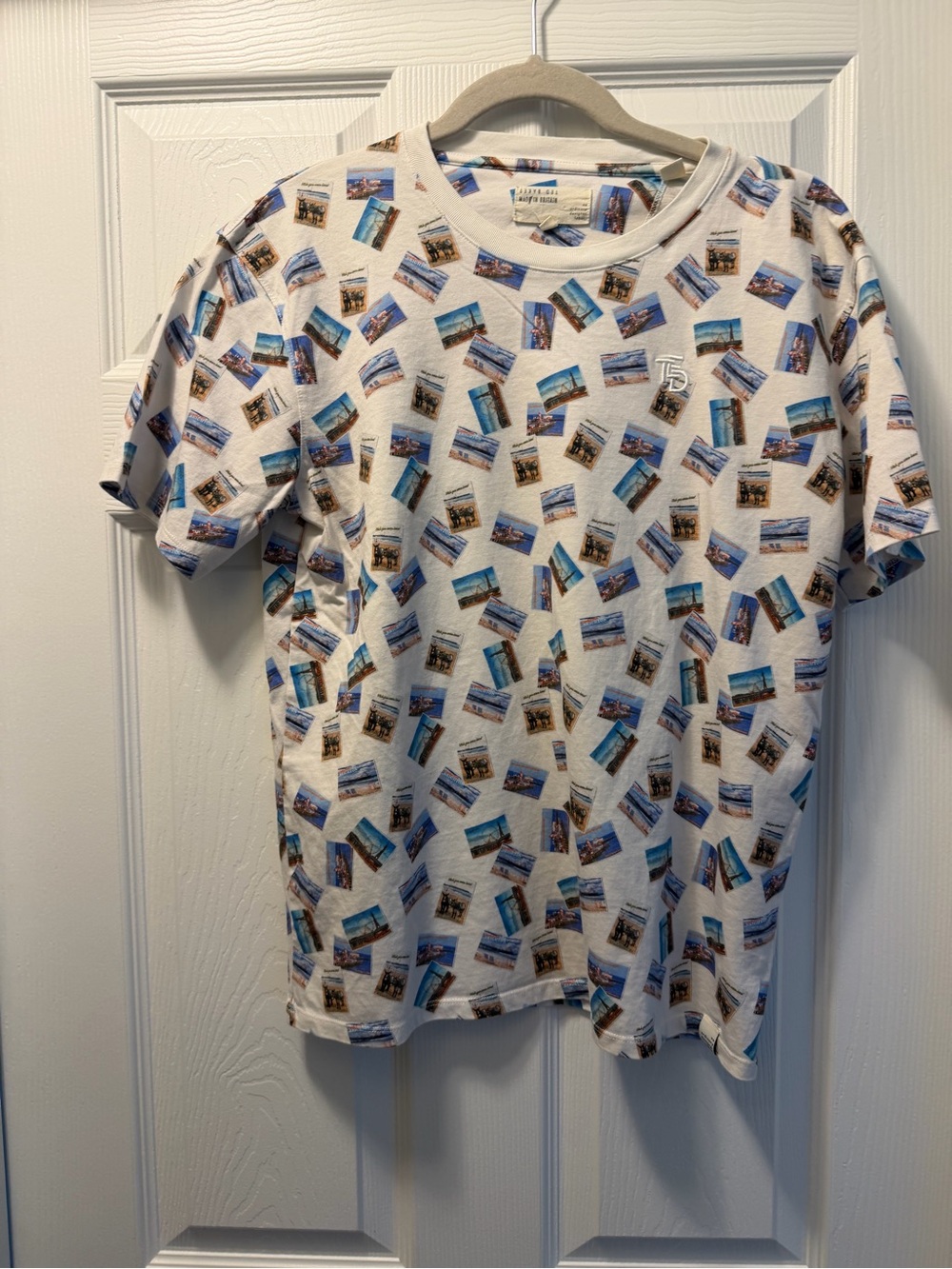Ted BakerWhite Graphic Postcard Print Short Sleeve Tee size S